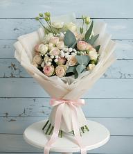 Букет цветов из:  Розы и Лизиантусы в Букановской