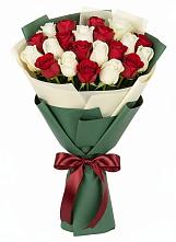 Букет Микс из красных и белых роз в Букановской
