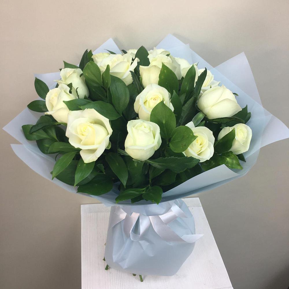 Букет 15 Белых роз Проуд в Букановской
