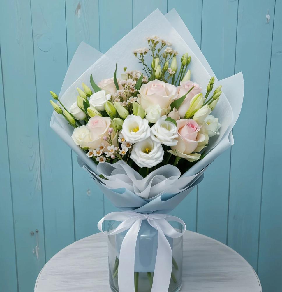 Букет цветов из: Розы и Лизиантусы в Букановской