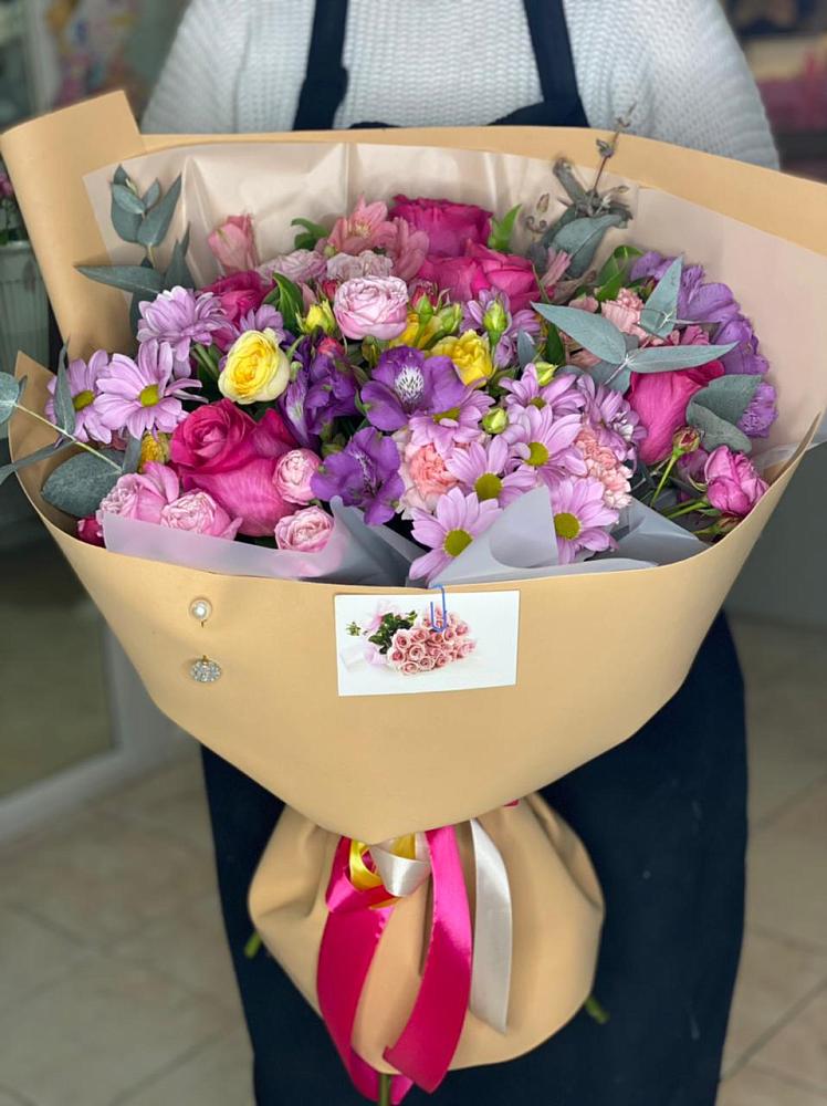 Букет цветов из: Хризантемы, Гвоздики и Альстромерии в Букановской