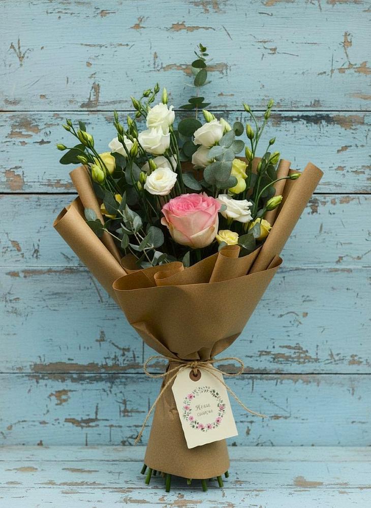 Букет цветов из: Розы и Лизиантусы в Букановской