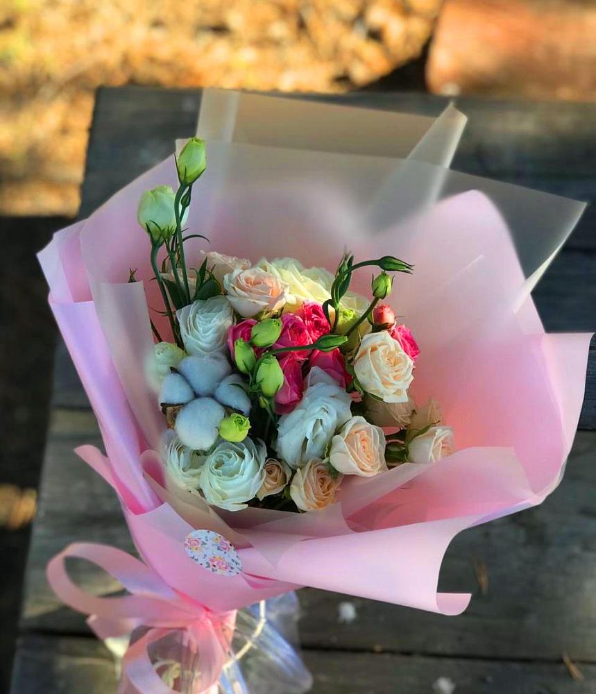 Букет цветов из: Розы и Лизиантусы в Букановской