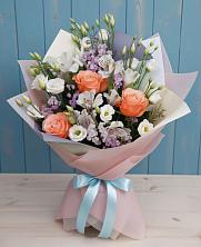 Букет цветов из:  Лизиантусы, Розы, Альстромерии и Гипсофила в Букановской