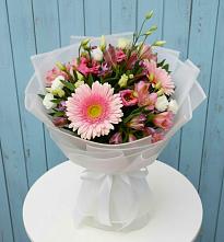 Букет цветов из:  Герберы, Альстромерии и Лизиантусы в Букановской