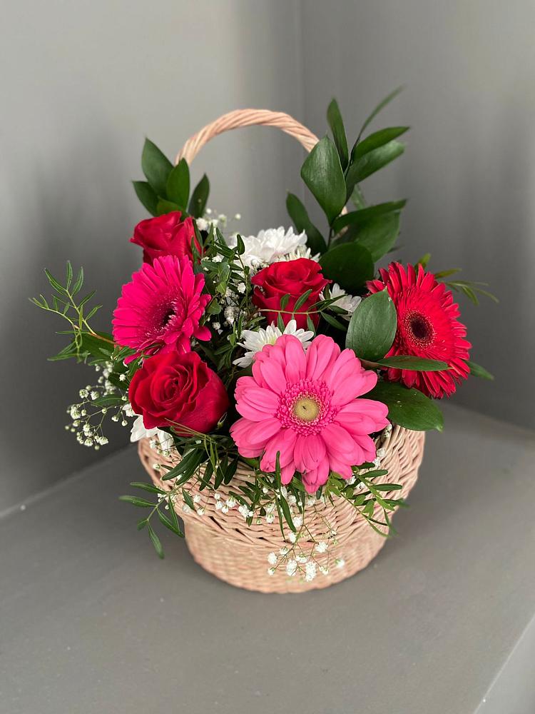 Цветочная композиция из Розы, Хризантемы и Герберы в корзине в Букановской