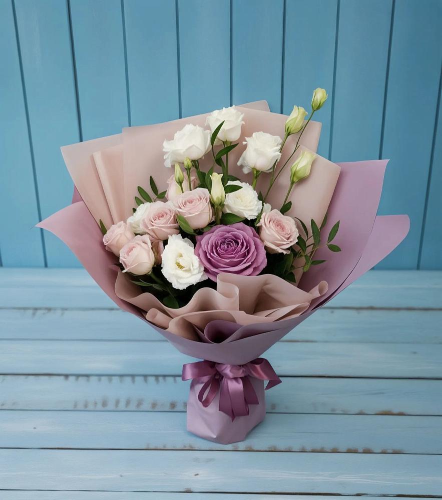 Букет цветов из: Розы и Лизиантусы в Букановской